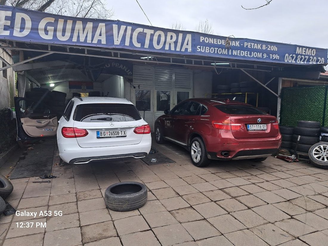 Radnja sa automobilima