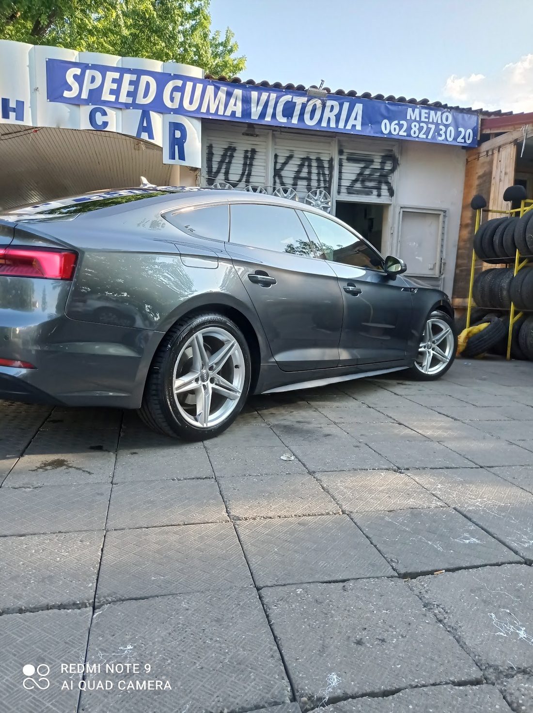 Audi ispred radnje Speed guma Victoria